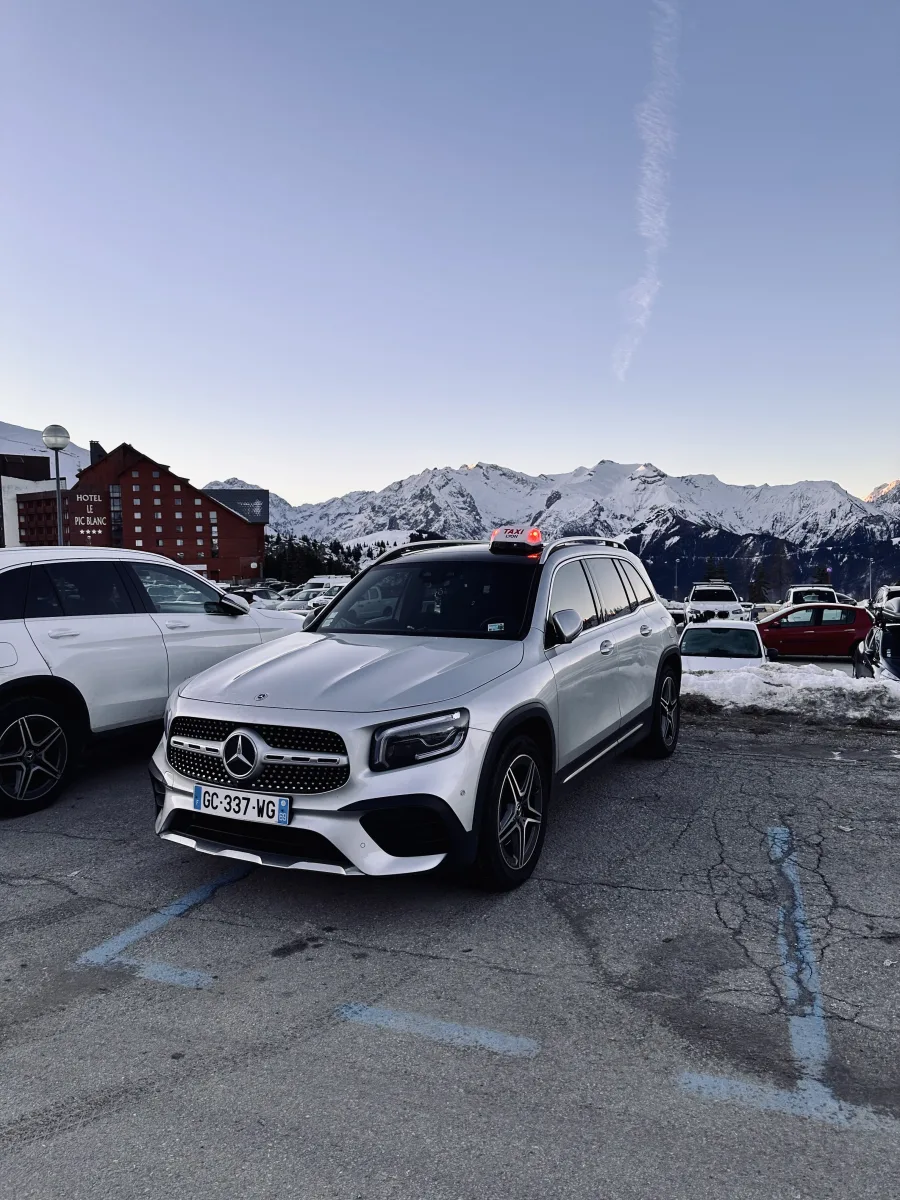 Véhicule premium pour transfert taxi vers les stations de ski depuis Lyon Saint-Exupéry